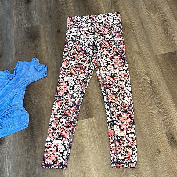 Old navy leggings with top - Picture 2 of 4